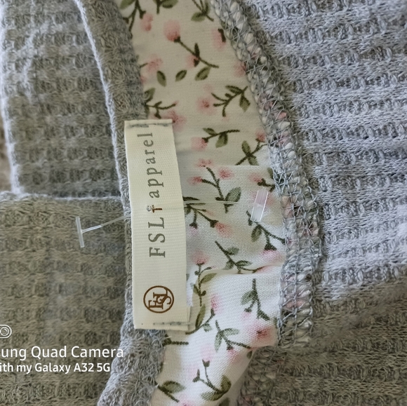 NWOT WOMENS GRAY boutique top #F05 - Picture 9 of 9